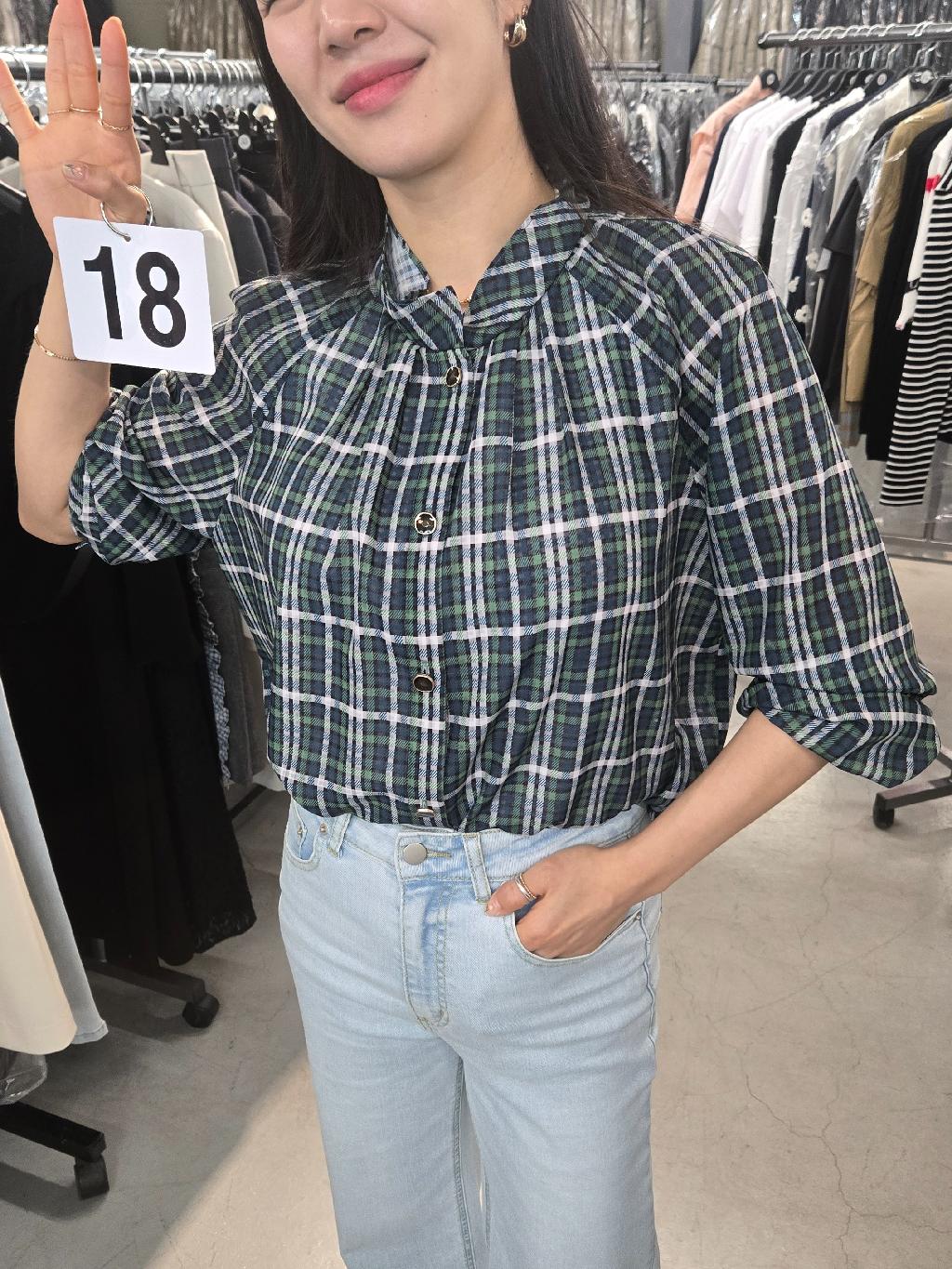 18번 타* 체크블라우스
